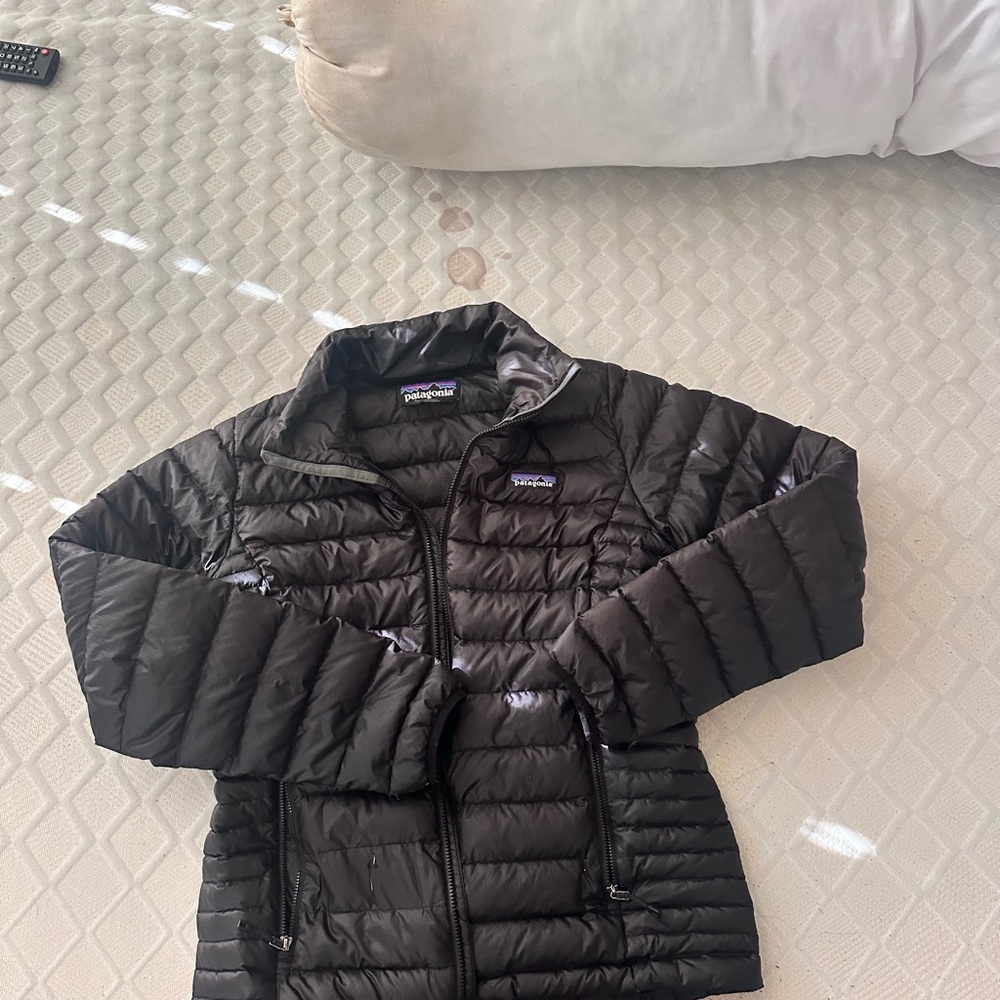 Women’s M Patagonia Dark Puffer Jacket